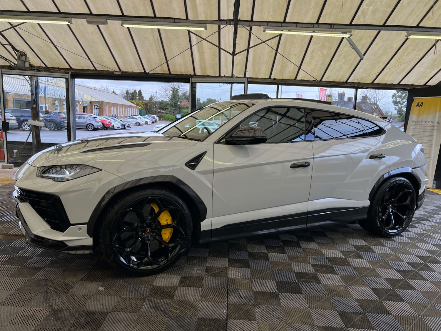 Used Lamborghini Urus 2024 for sale - 77535072: Photo 5