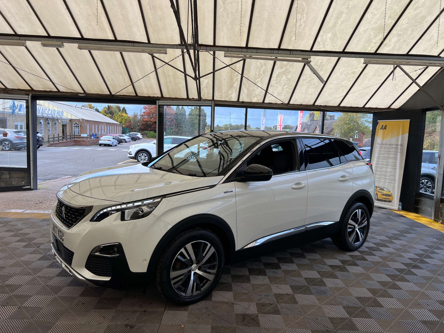 Used Peugeot 3008 2017 for sale - 76363981: Photo 4