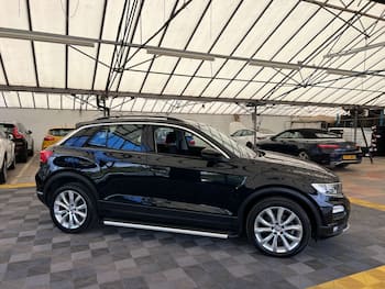 Used Volkswagen T-Roc 2018 for sale - 79696043: Photo