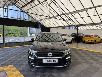Used Volkswagen T-Roc 2018 for sale - 79696043: Photo