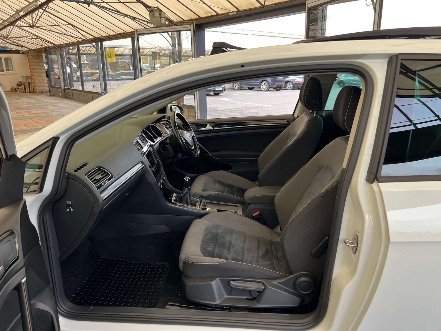 Used Volkswagen Golf 2016 for sale - 76483234: Photo 14