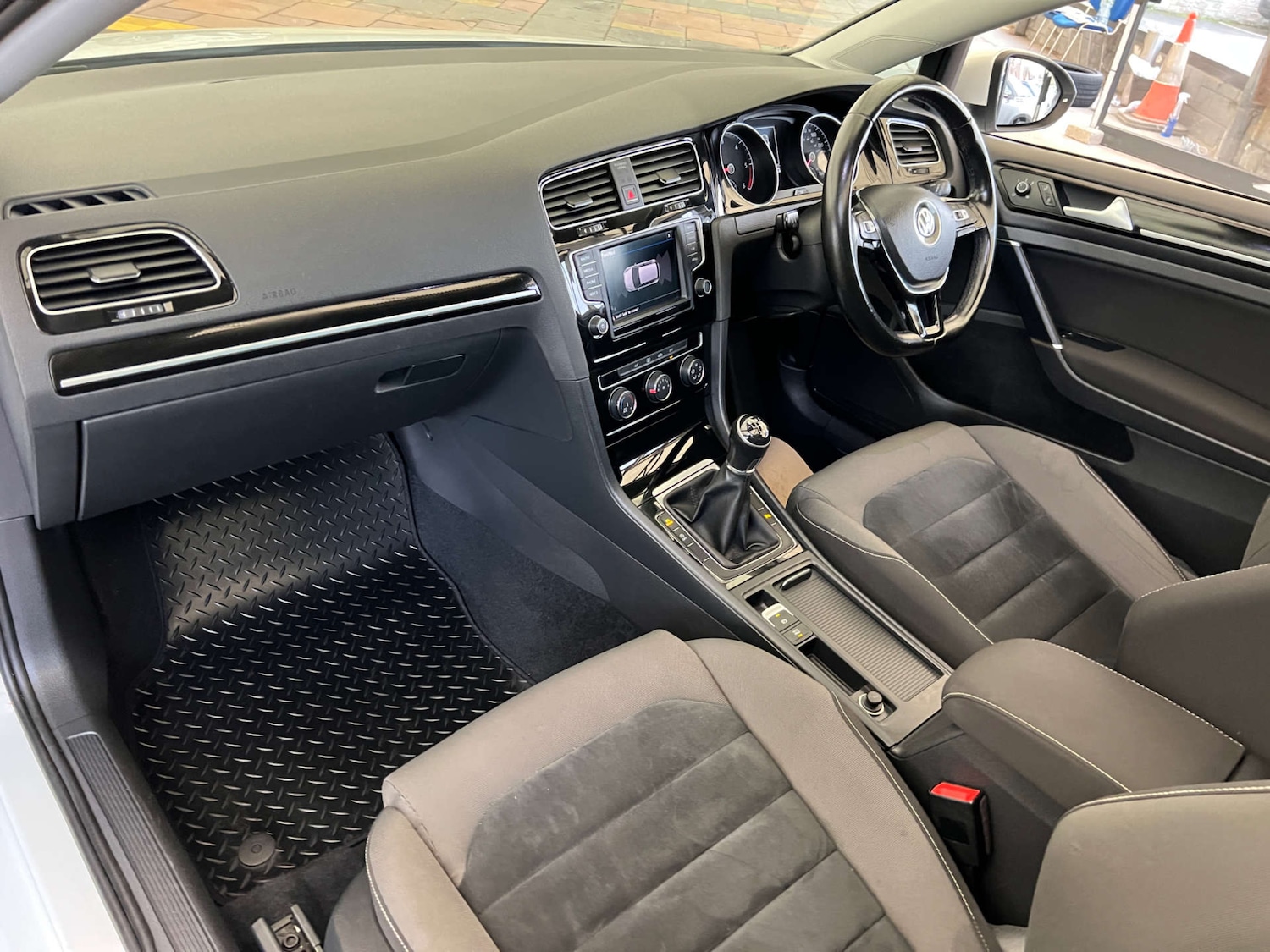 Used Volkswagen Golf 2016 for sale - 76483234: Photo 17