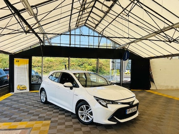 2020 - 1.8 VVT-i Hybrid Icon Tech 5dr CVT
