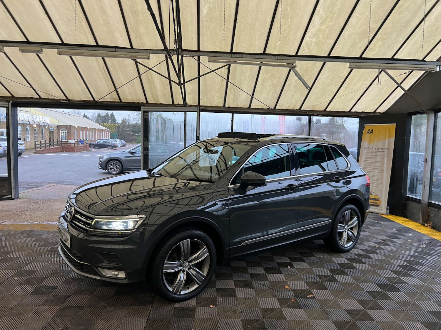 Used Volkswagen Tiguan 2016 for sale - 77313722: Photo 3