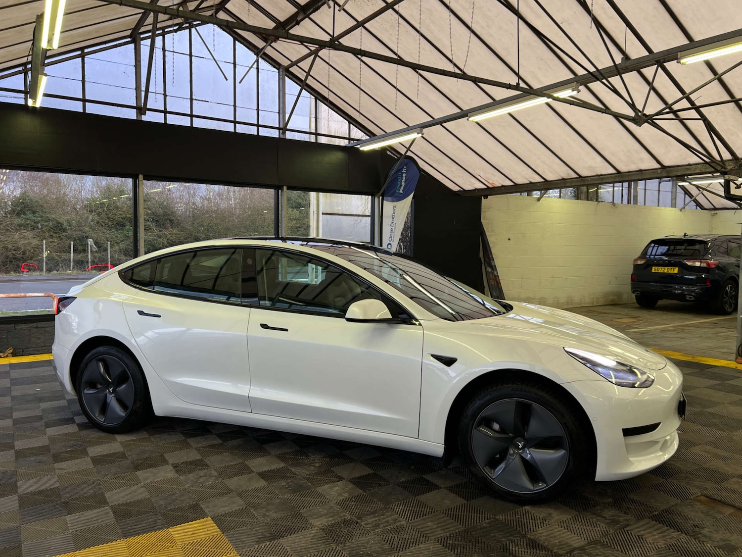 Used Tesla Model 3 2020 for sale - 77523128: Photo 3
