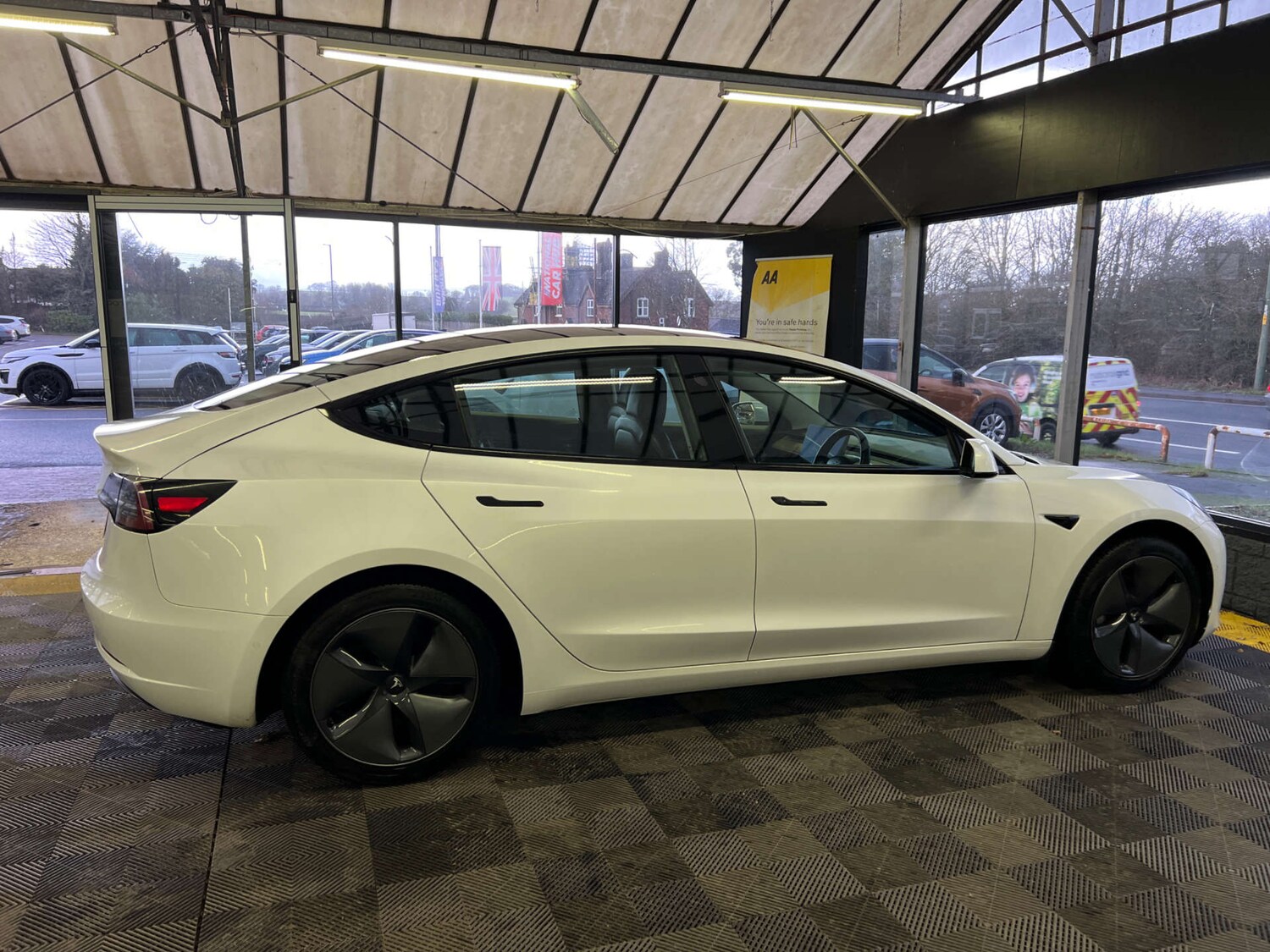 Used Tesla Model 3 2020 for sale - 77523128: Photo 9