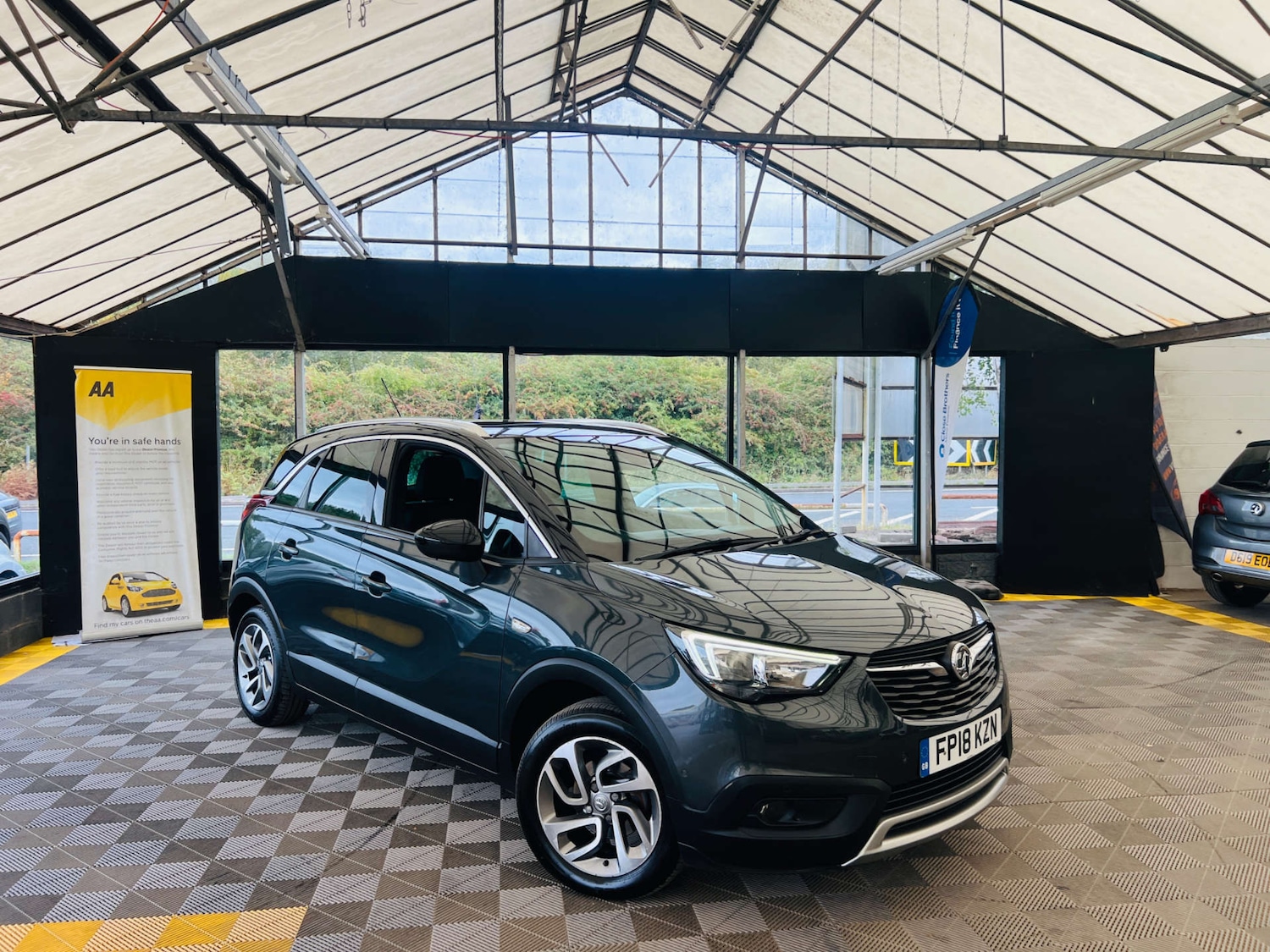Used Vauxhall Crossland X 2018 for sale - 76565656: Photo 1