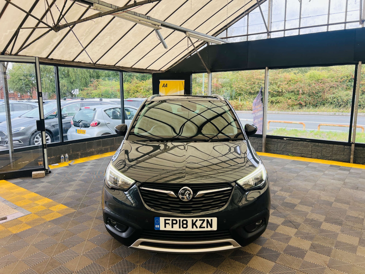 Used Vauxhall Crossland X 2018 for sale - 76565656: Photo 3
