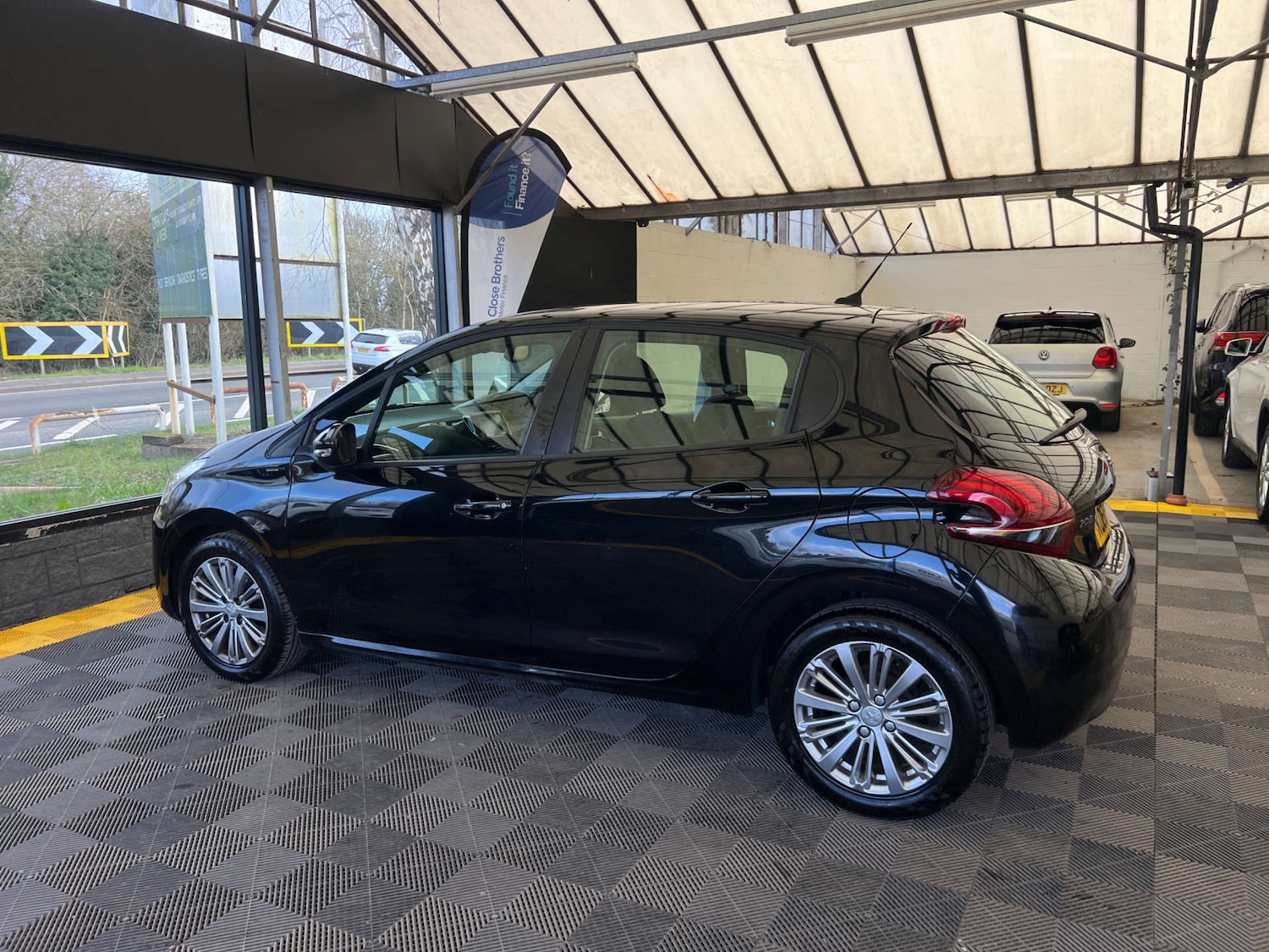 Used Peugeot 208 2019 for sale - 77888839: Photo 5