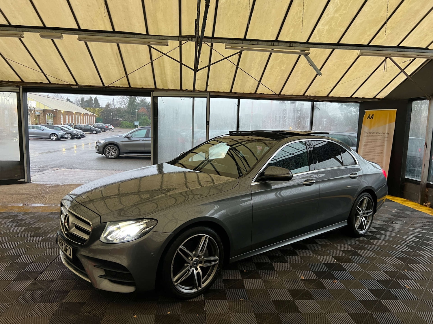 Used Mercedes-Benz E Class 2018 for sale - 77022653: Photo 3