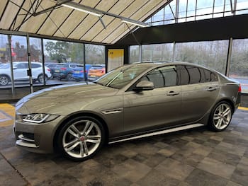 Used Jaguar XE 2017 for sale - 79618131: Photo