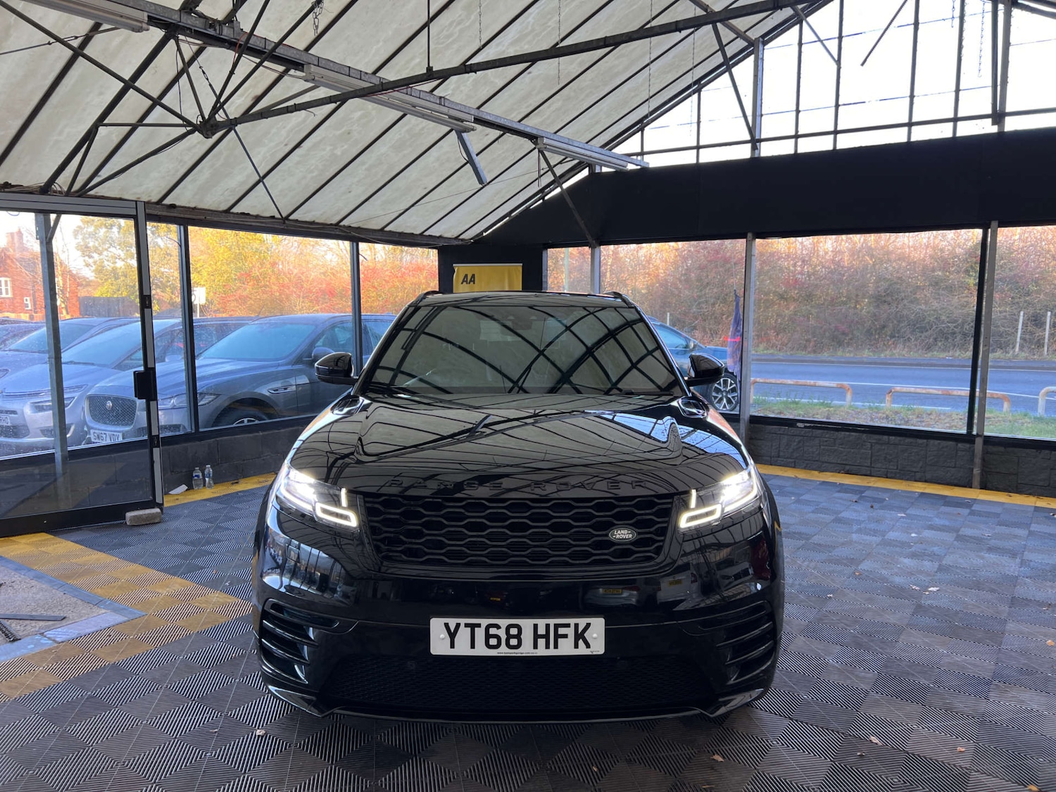 Used Land Rover Range Rover Velar 2018 for sale - 76940206: Photo 3