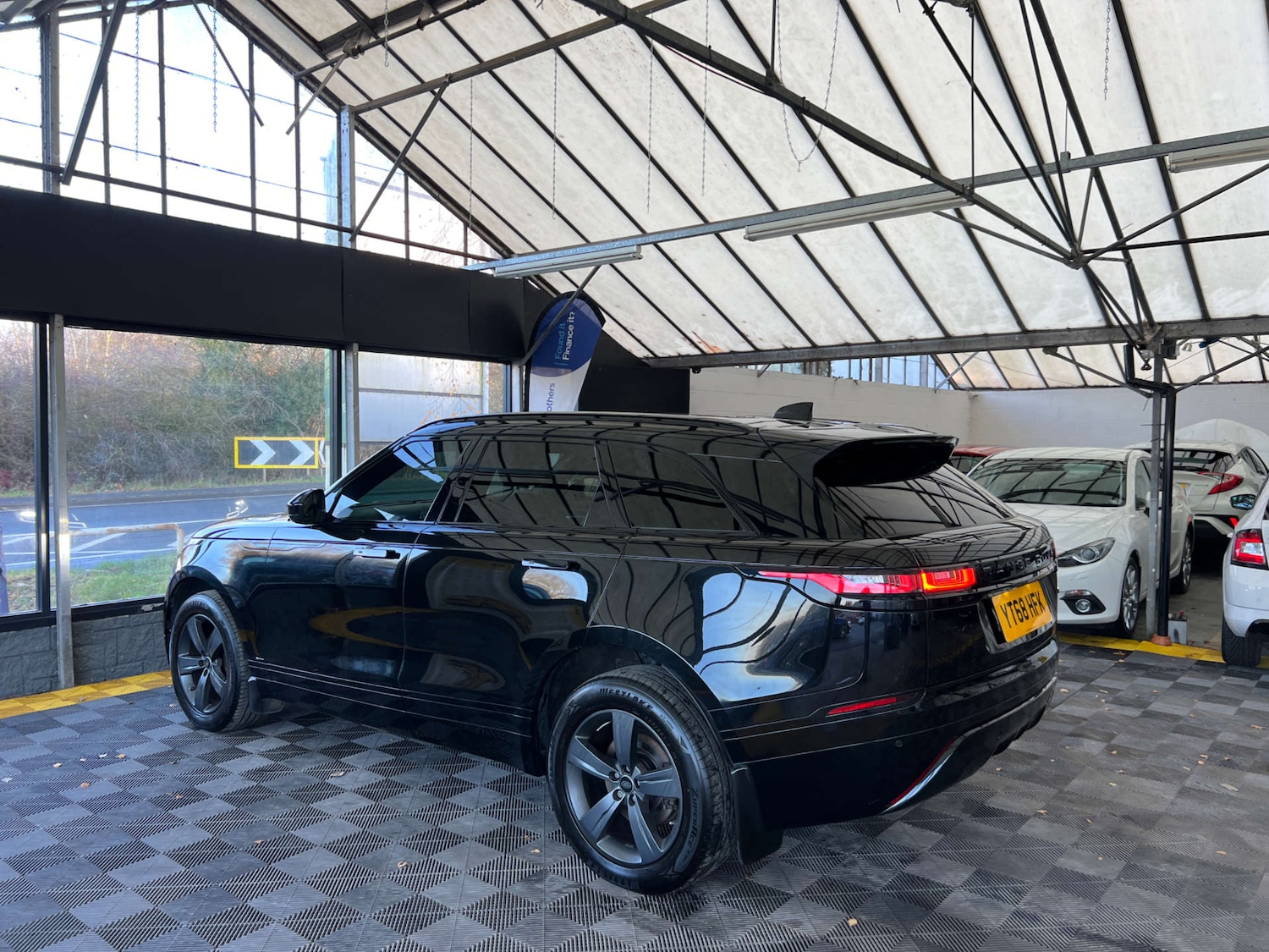 Used Land Rover Range Rover Velar 2018 for sale - 76940206: Photo 5