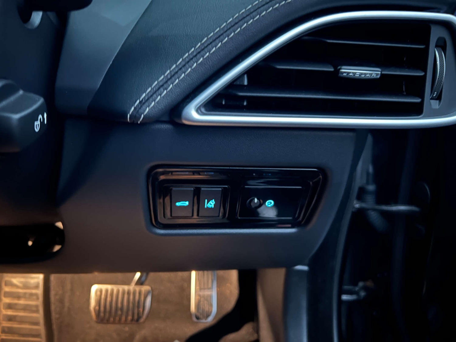 Used Jaguar XE 2019 for sale - 77022597: Photo 18