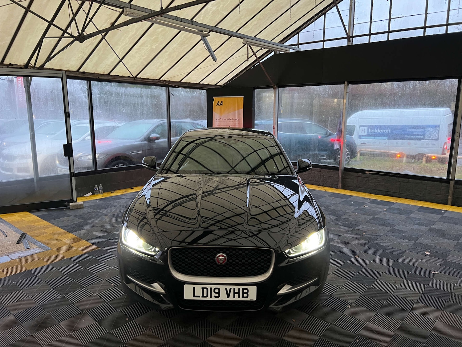 Used Jaguar XE 2019 for sale - 77022597: Photo 2