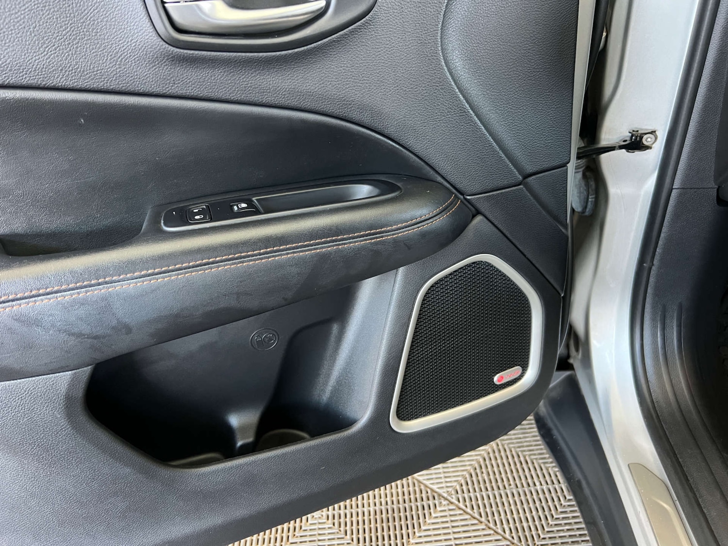 Used Jeep Compass 2019 for sale - 76910567: Photo 28