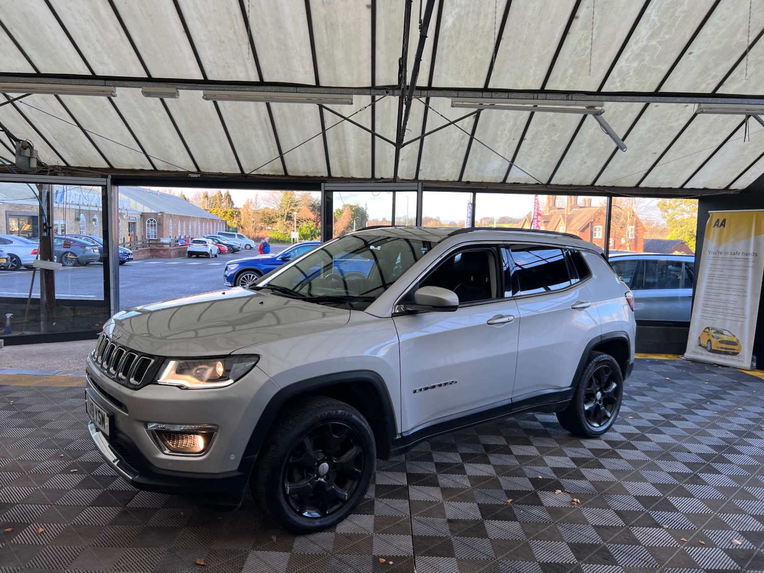 Used Jeep Compass 2019 for sale - 76910567: Photo 4