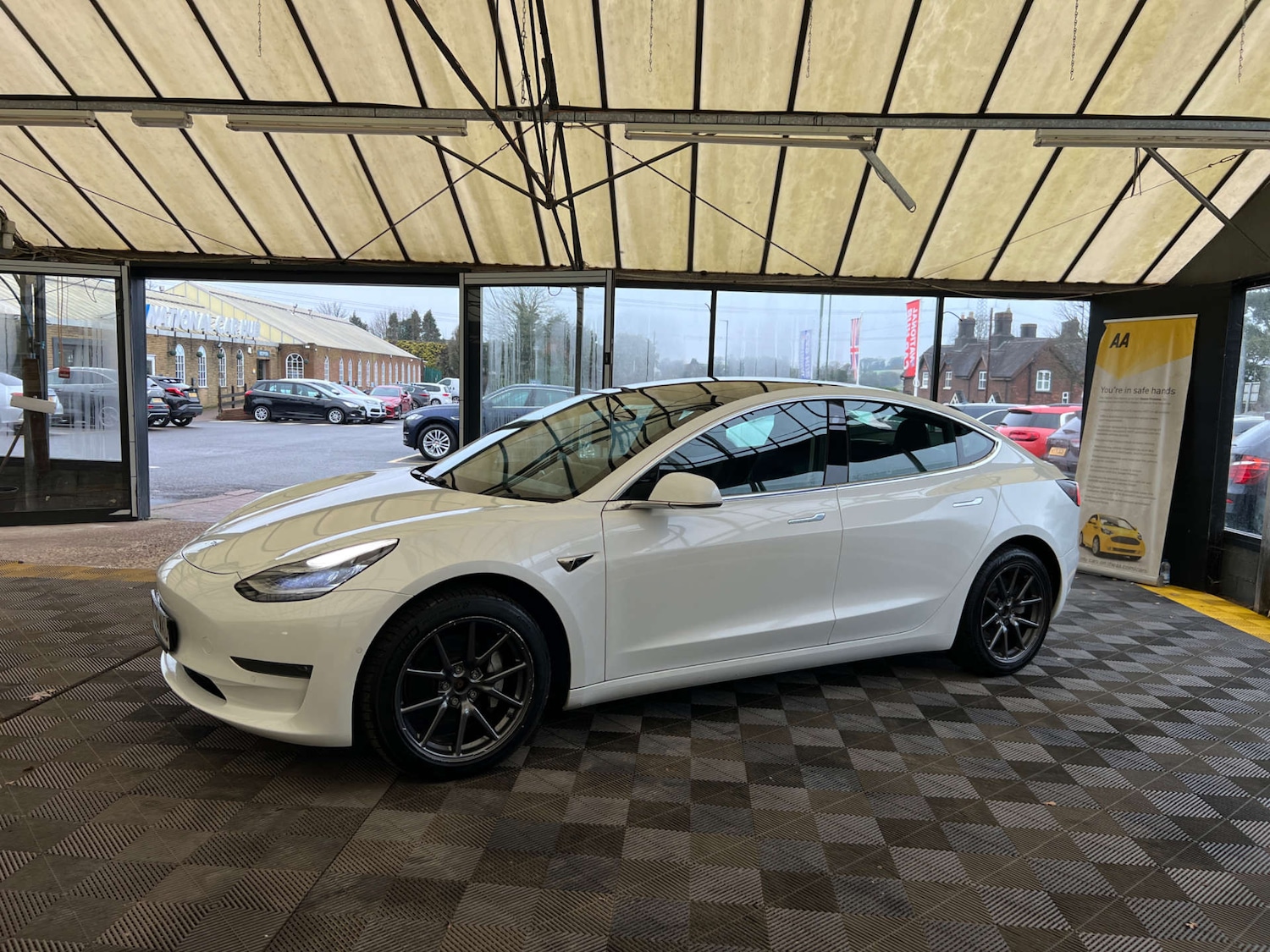 Used Tesla Model 3 2020 for sale - 77392210: Photo 5
