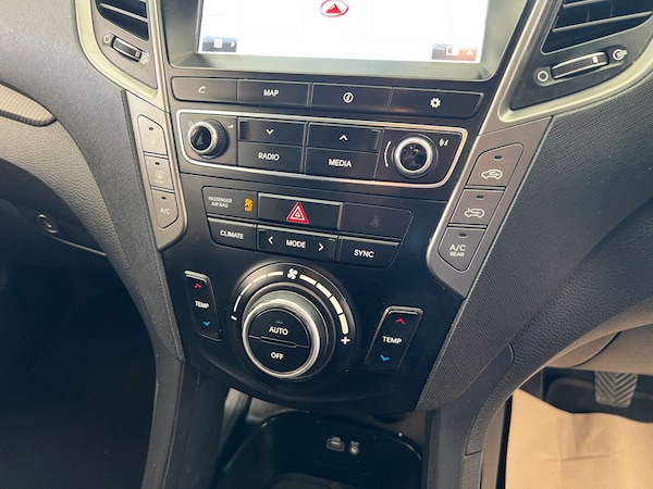 Used Hyundai Santa Fe 2018 for sale - 76045326: Photo 21