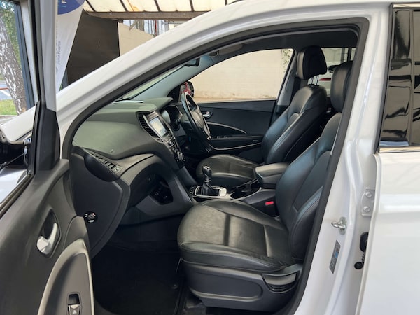 Used Hyundai Santa Fe 2018 for sale - 76045326: Photo 25