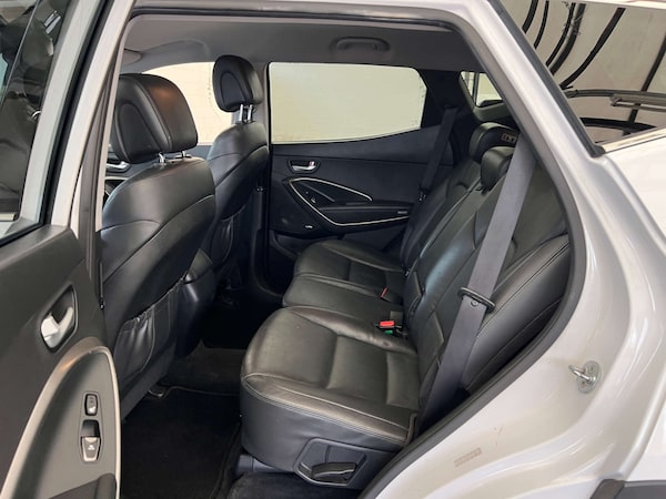 Used Hyundai Santa Fe 2018 for sale - 76045326: Photo 28