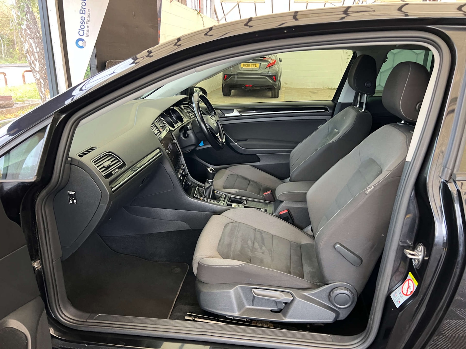 Used Volkswagen Golf 2017 for sale - 76601897: Photo 21