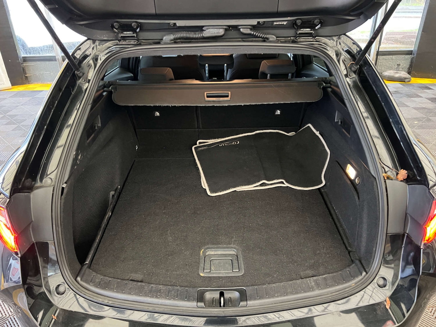 Used Toyota Corolla 2019 for sale - 76541322: Photo 30