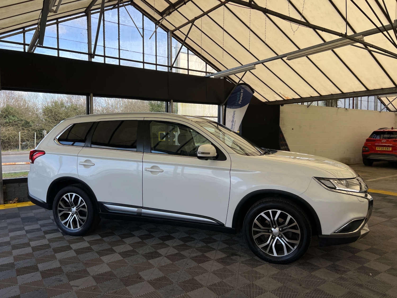 Used Mitsubishi Outlander 2018 for sale - 77656581: Photo 3