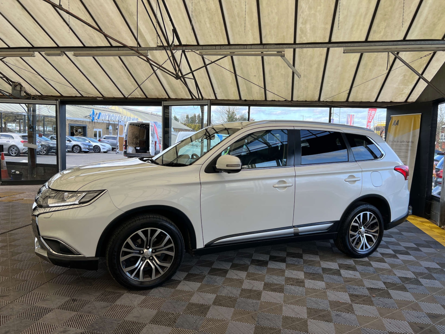 Used Mitsubishi Outlander 2018 for sale - 77656581: Photo 5
