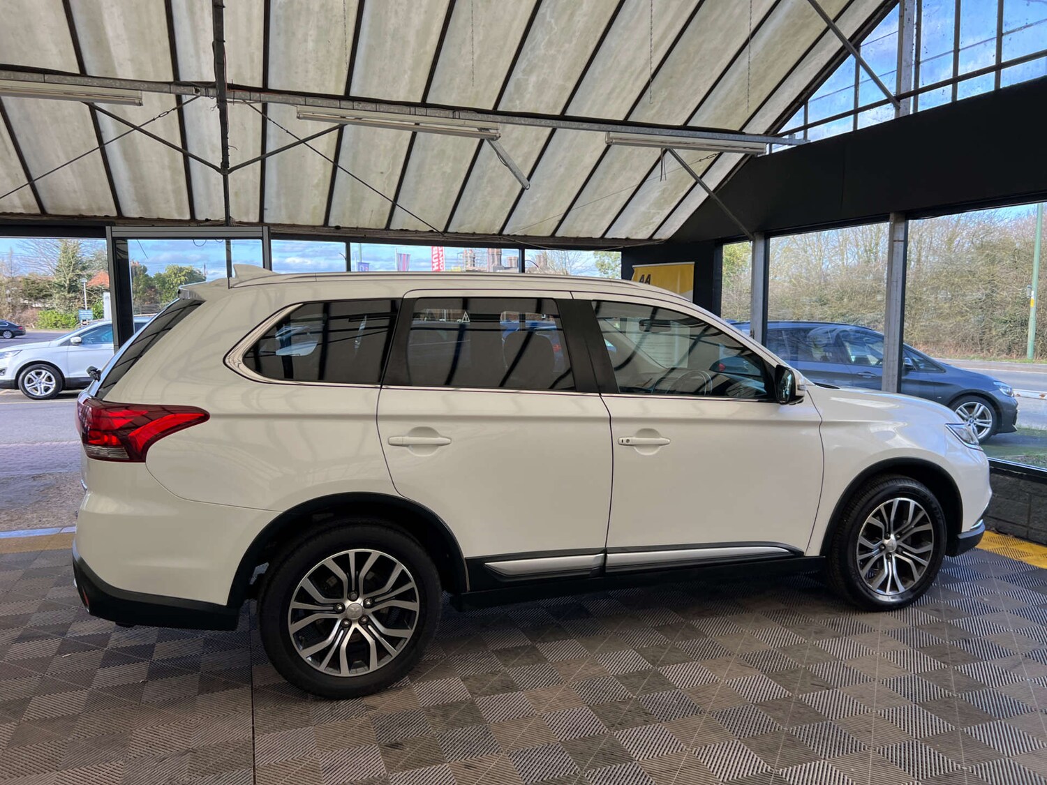 Used Mitsubishi Outlander 2018 for sale - 77656581: Photo 9