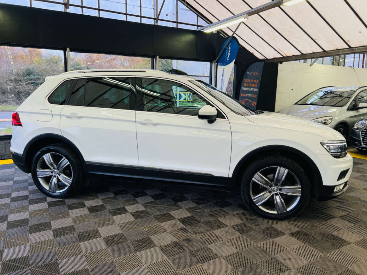 Used Volkswagen Tiguan 2017 for sale - 77170362: Photo 3
