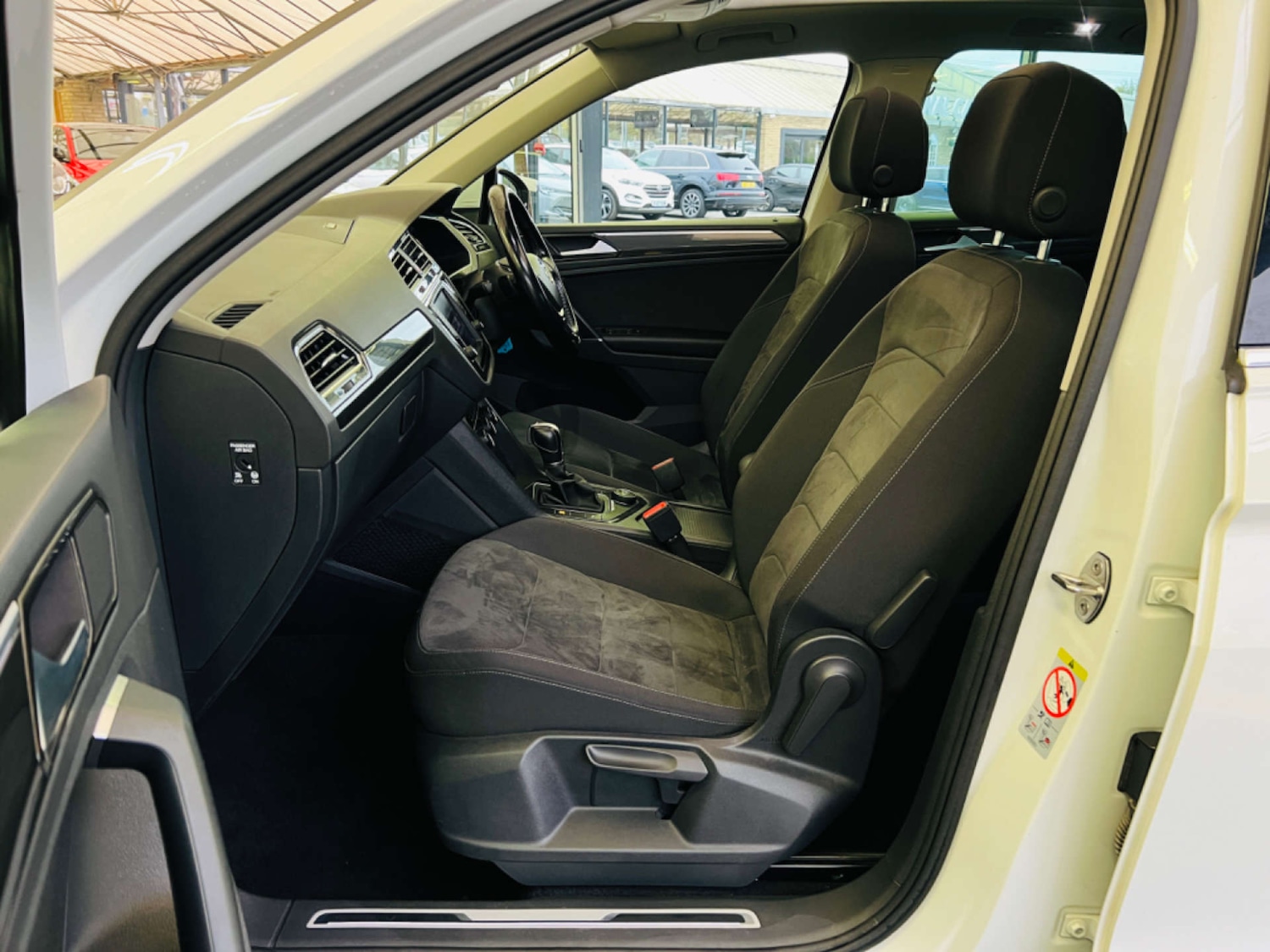 Used Volkswagen Tiguan 2017 for sale - 77170362: Photo 36