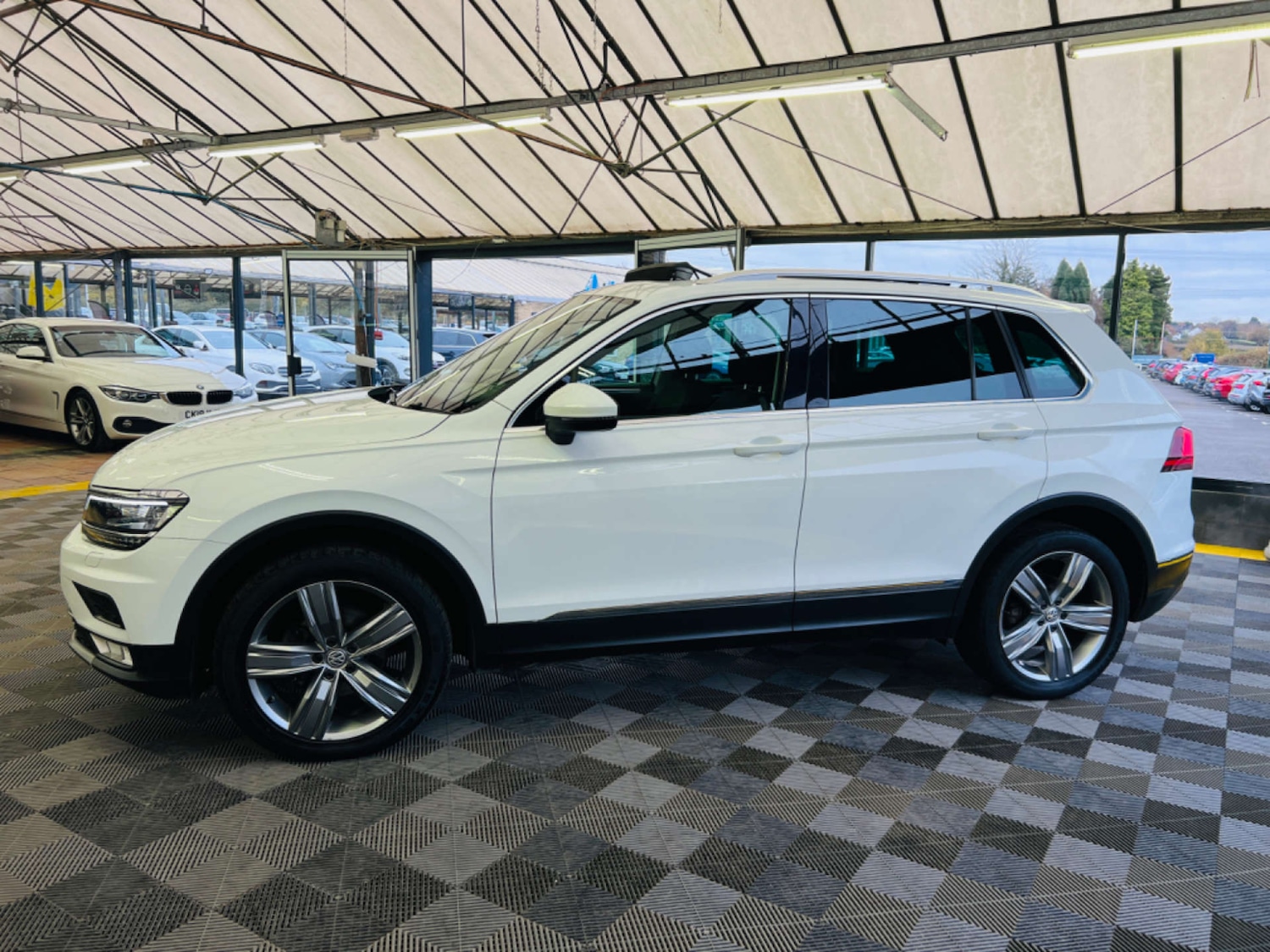 Used Volkswagen Tiguan 2017 for sale - 77170362: Photo 5