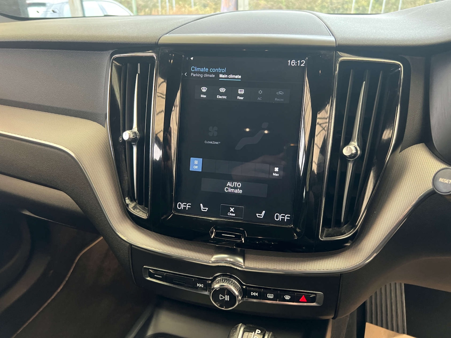 Used Volvo XC60 2017 for sale - 76311253: Photo 17