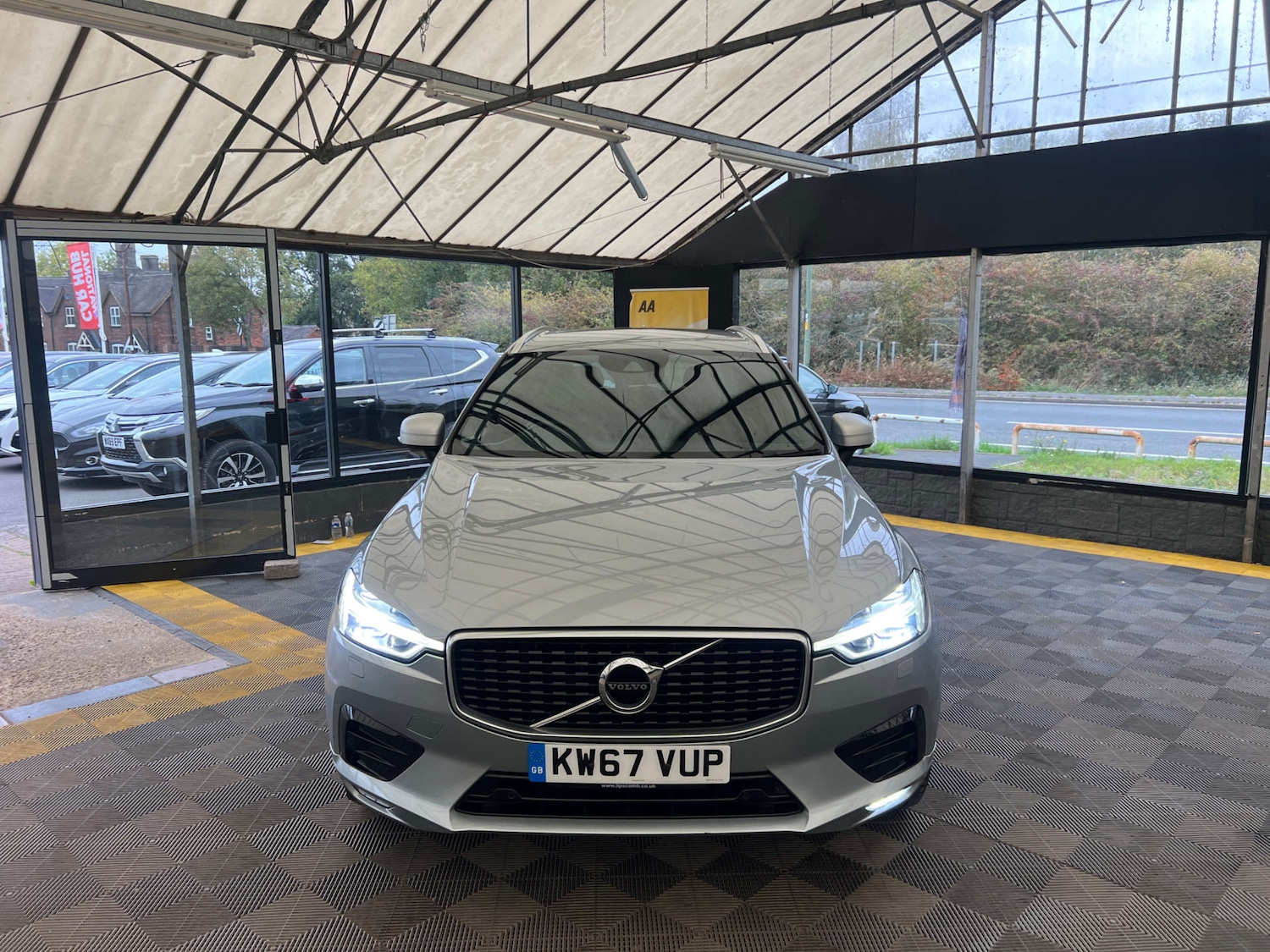 Used Volvo XC60 2017 for sale - 76311253: Photo 3
