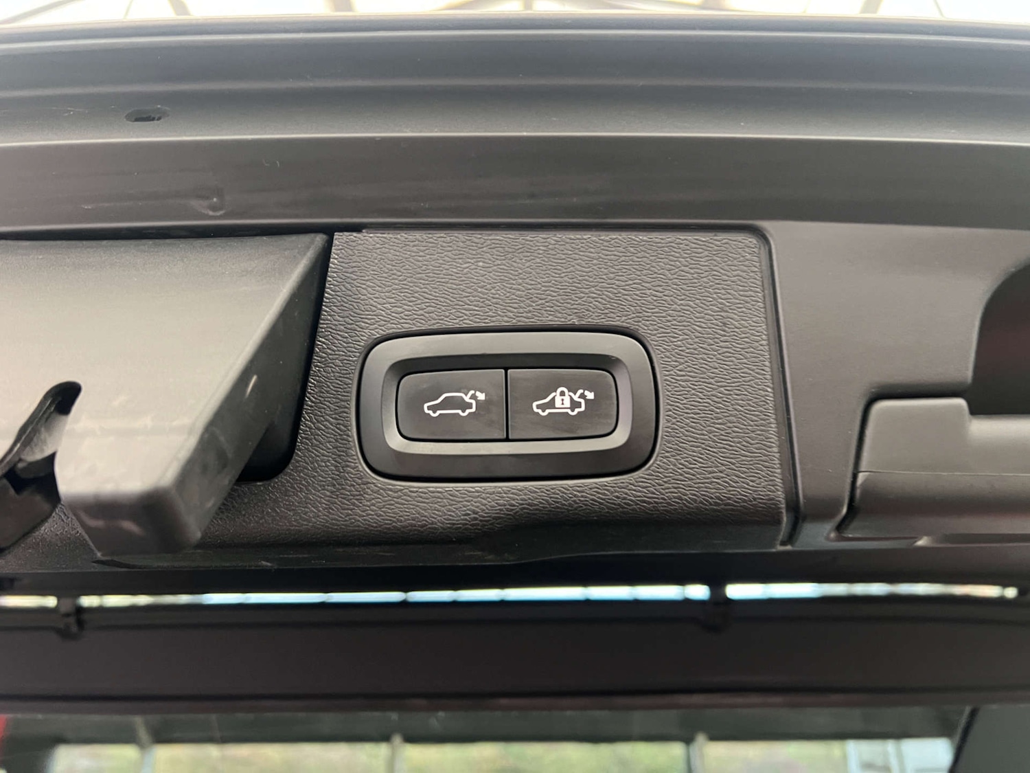 Used Volvo XC60 2017 for sale - 76311253: Photo 30