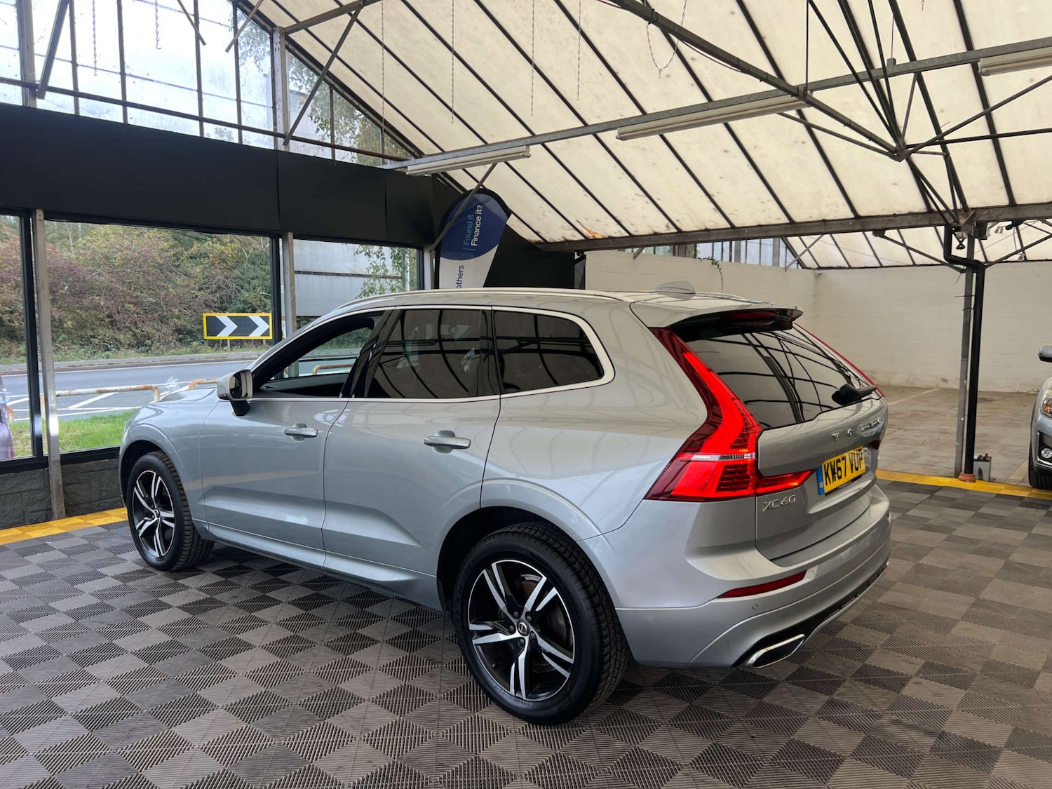 Used Volvo XC60 2017 for sale - 76311253: Photo 5