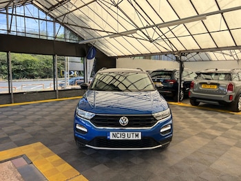 Used Volkswagen T-Roc 2019 for sale - 79470704: Photo