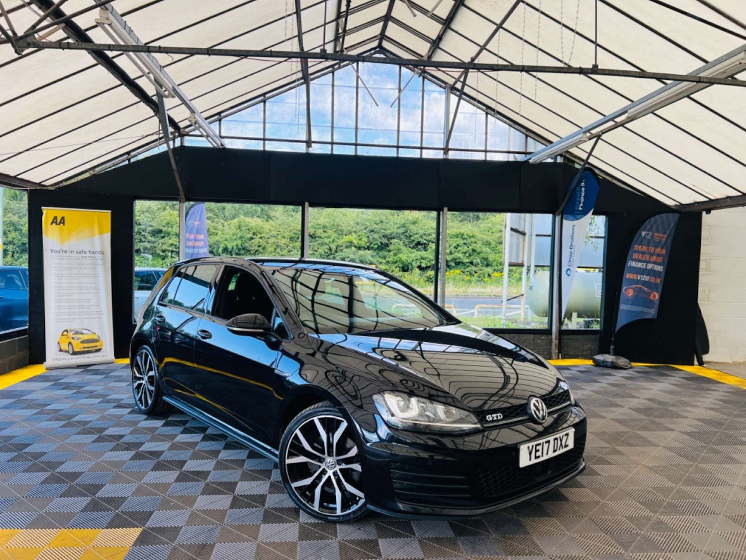 Used Volkswagen Golf 2017 for sale - 76921252: Photo 1