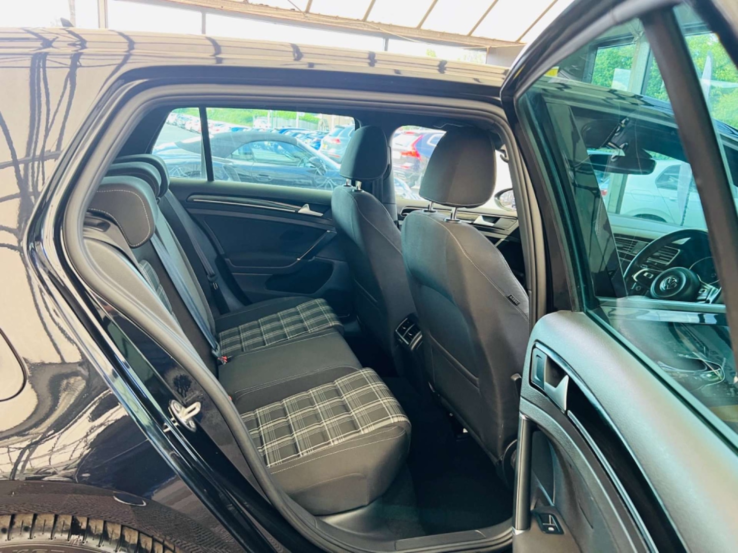 Used Volkswagen Golf 2017 for sale - 76921252: Photo 34