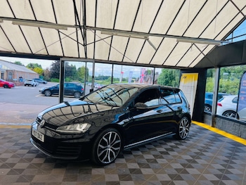 Used Volkswagen Golf 2017 for sale - 76921252: Photo