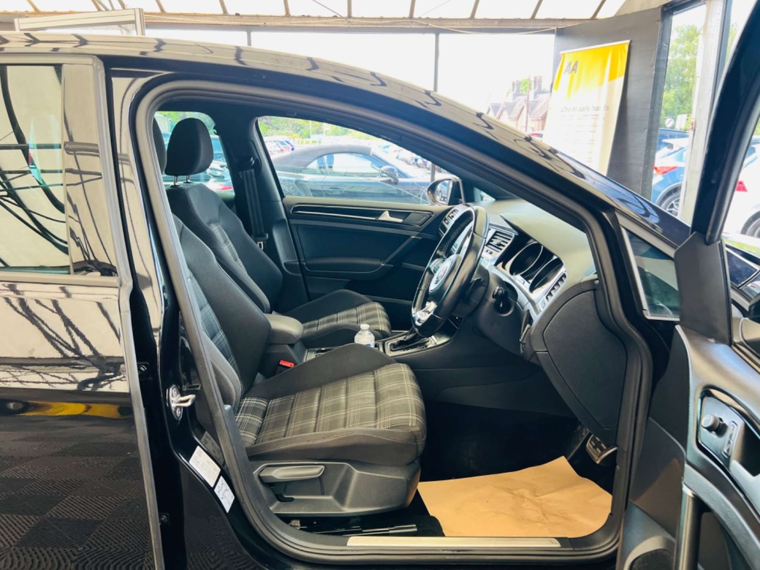 Used Volkswagen Golf 2017 for sale - 76921252: Photo 9