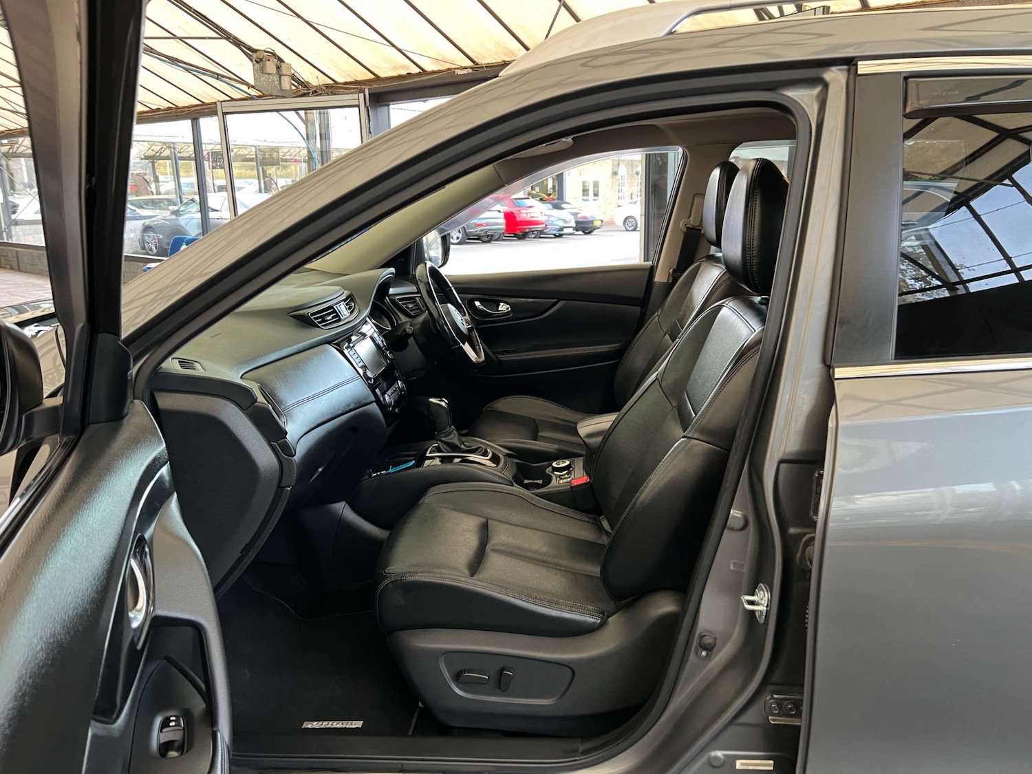 Used Nissan X-Trail 2018 for sale - 76412001: Photo 28