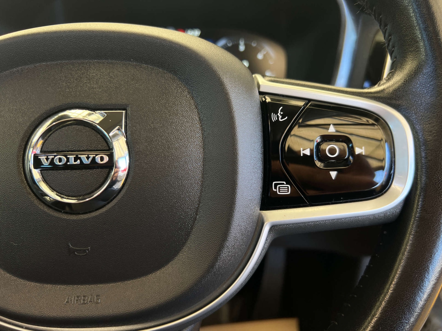 Used Volvo V60 2019 for sale - 77931935: Photo 13