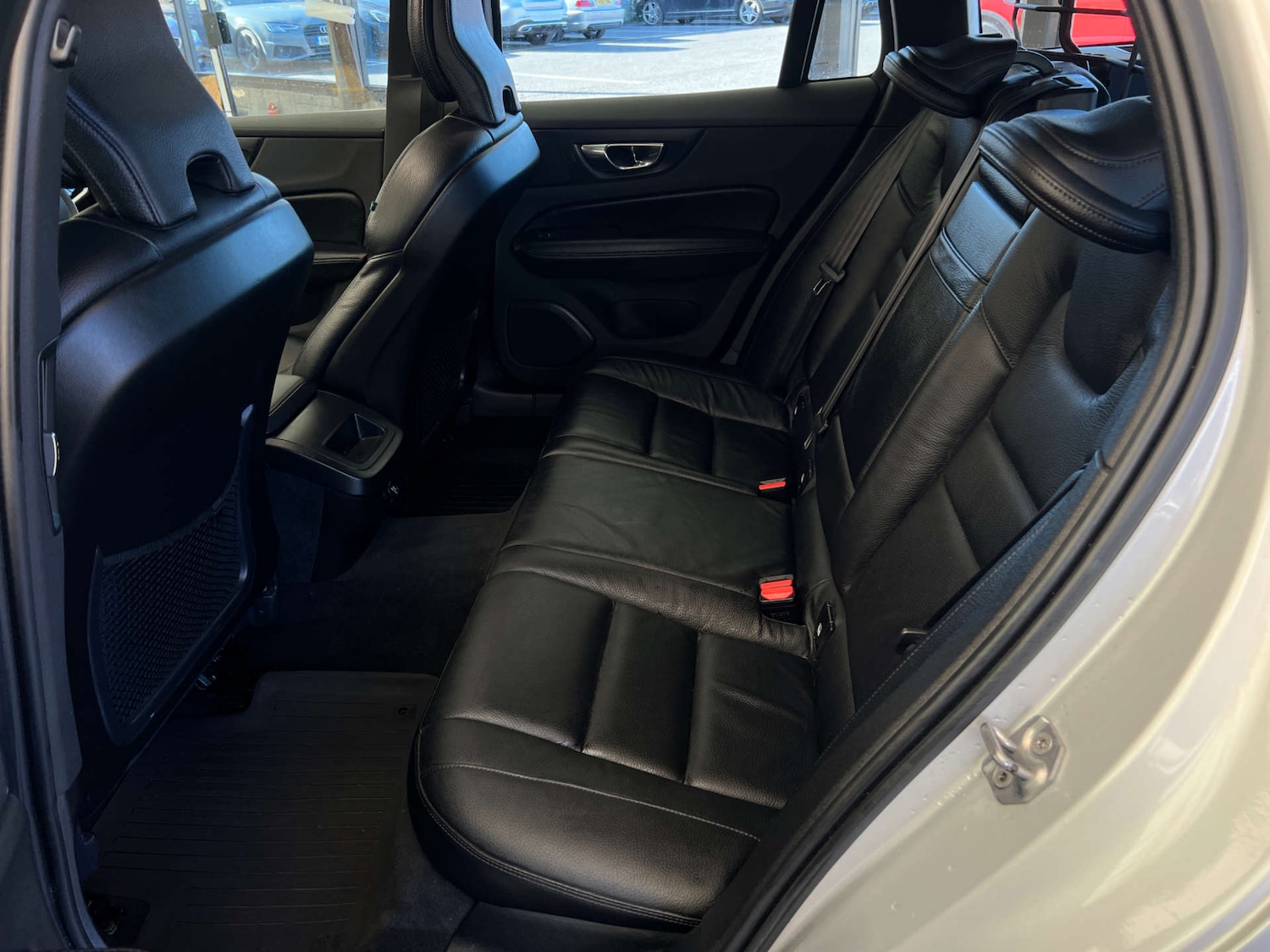 Used Volvo V60 2019 for sale - 77931935: Photo 24