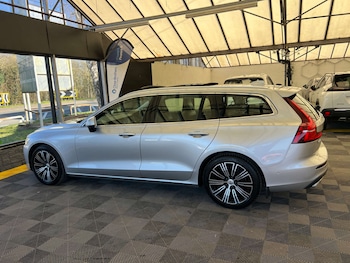 Used Volvo V60 2019 for sale - 77931935: Photo