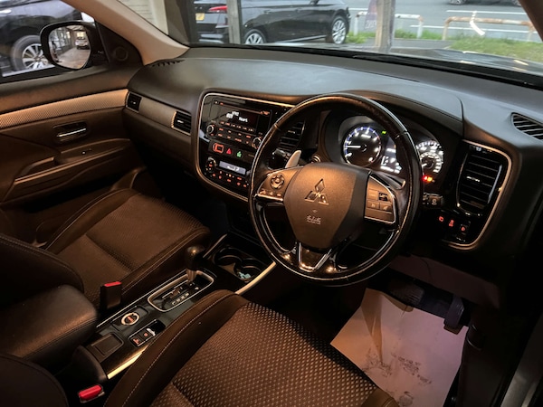 Used Mitsubishi Outlander 2017 for sale - 76287426: Photo 12