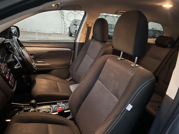 Used Mitsubishi Outlander 2017 for sale - 76287426: Photo 19