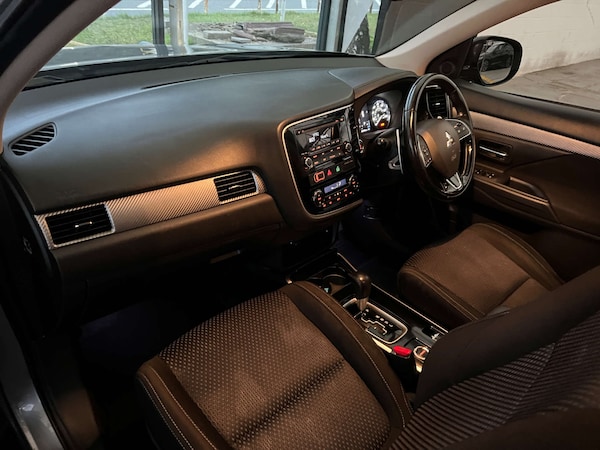 Used Mitsubishi Outlander 2017 for sale - 76287426: Photo 21