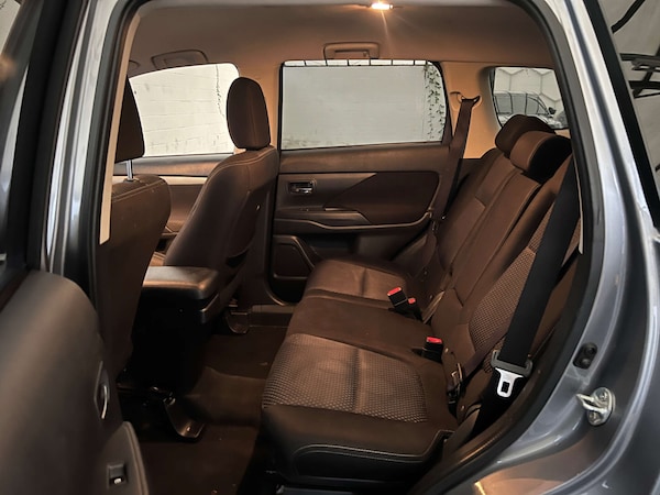 Used Mitsubishi Outlander 2017 for sale - 76287426: Photo 24
